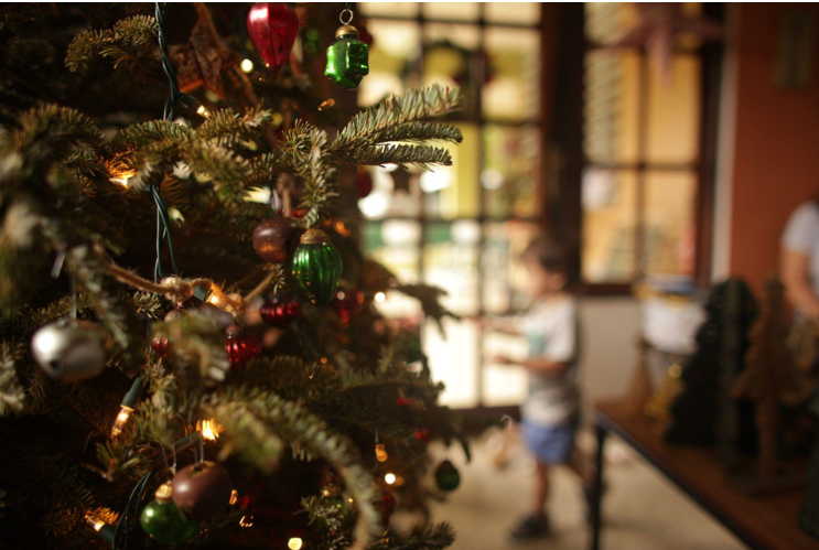 Beyond Decoration: The Power of Glass Ornaments in Gift Giving